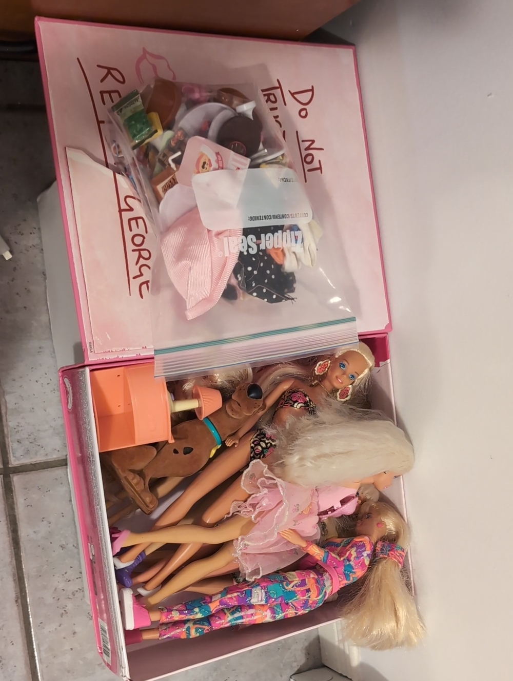 Lot Barbie Dolls - Picture 13 of 17